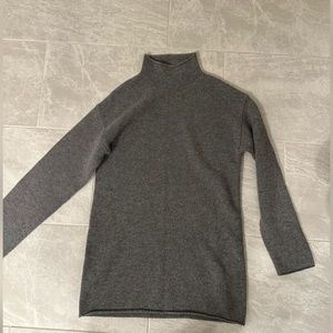 AG Sweater XS